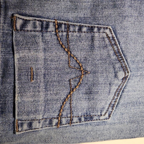 VENUS USA EMBROIDERED DISTRESSED DENIM MINI SHIRT, - Picture 4 of 7